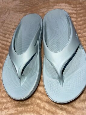 OOFOS OOriginal Sandal recovery thong sandals